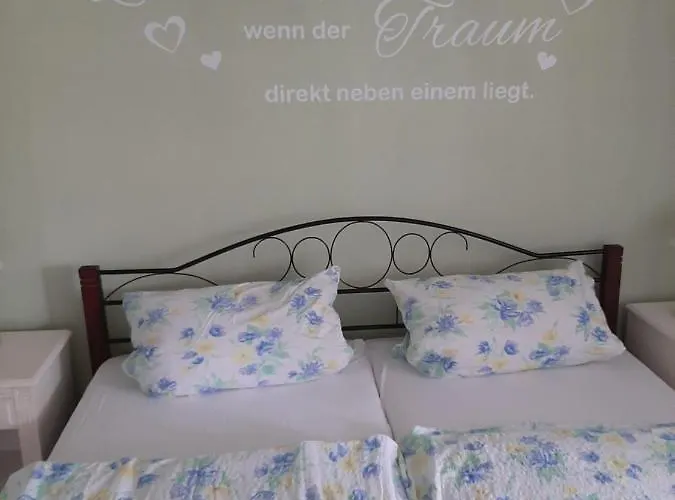 Ferienhaeuser Waldidyll Canow